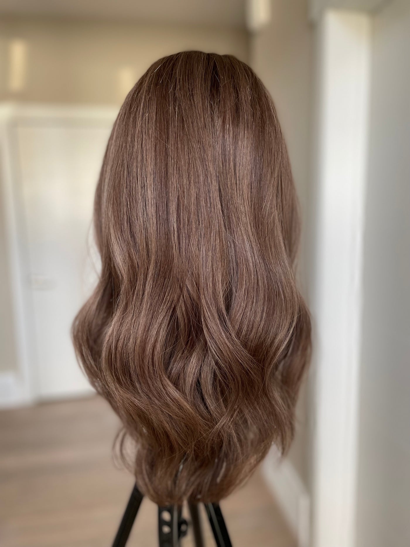 22" Laurel Comfort Cap Lace Top Wig (M)