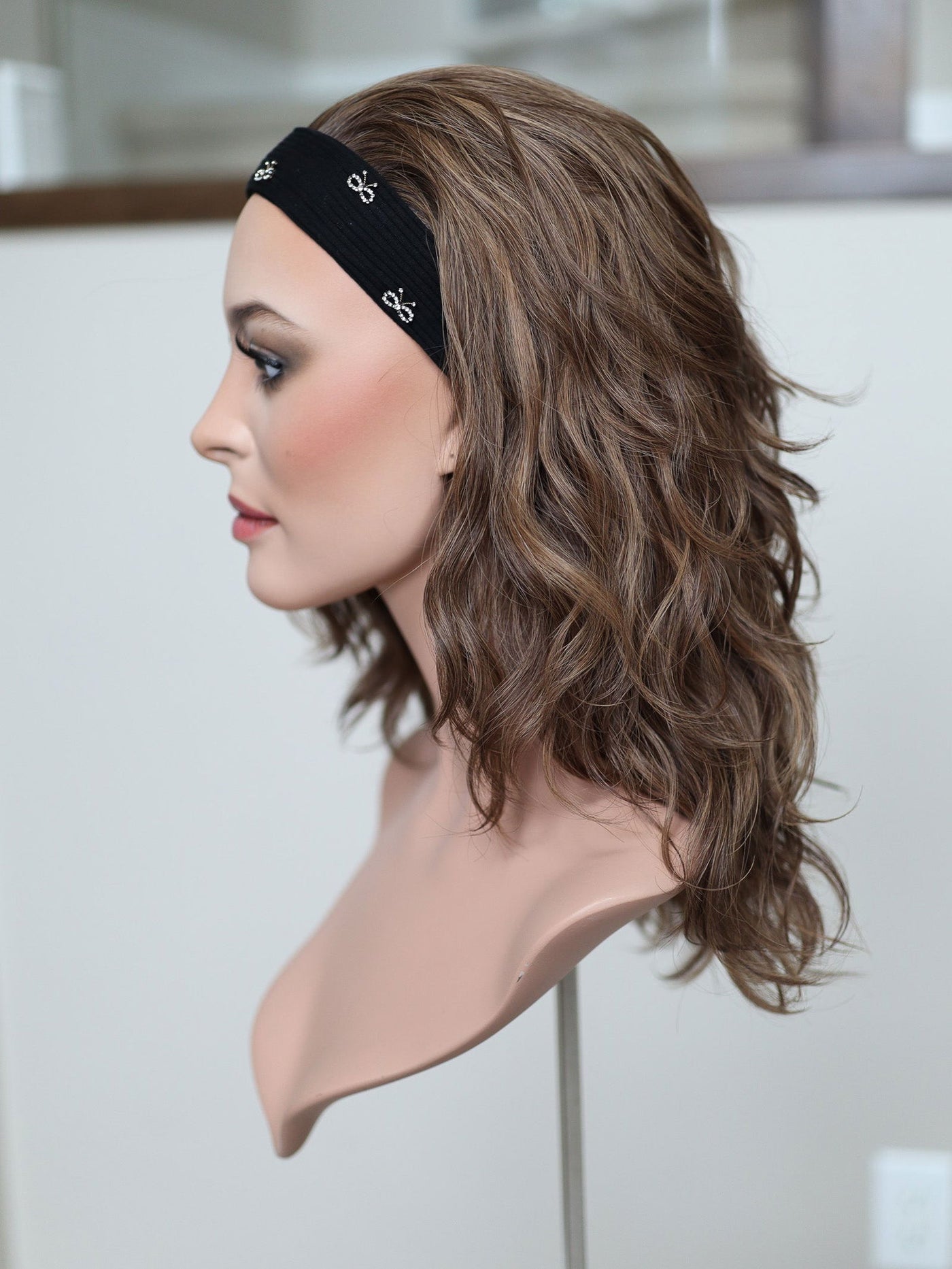 20" Elana Wavy Bandfall Active Wig (S) - Madison Hair Collection