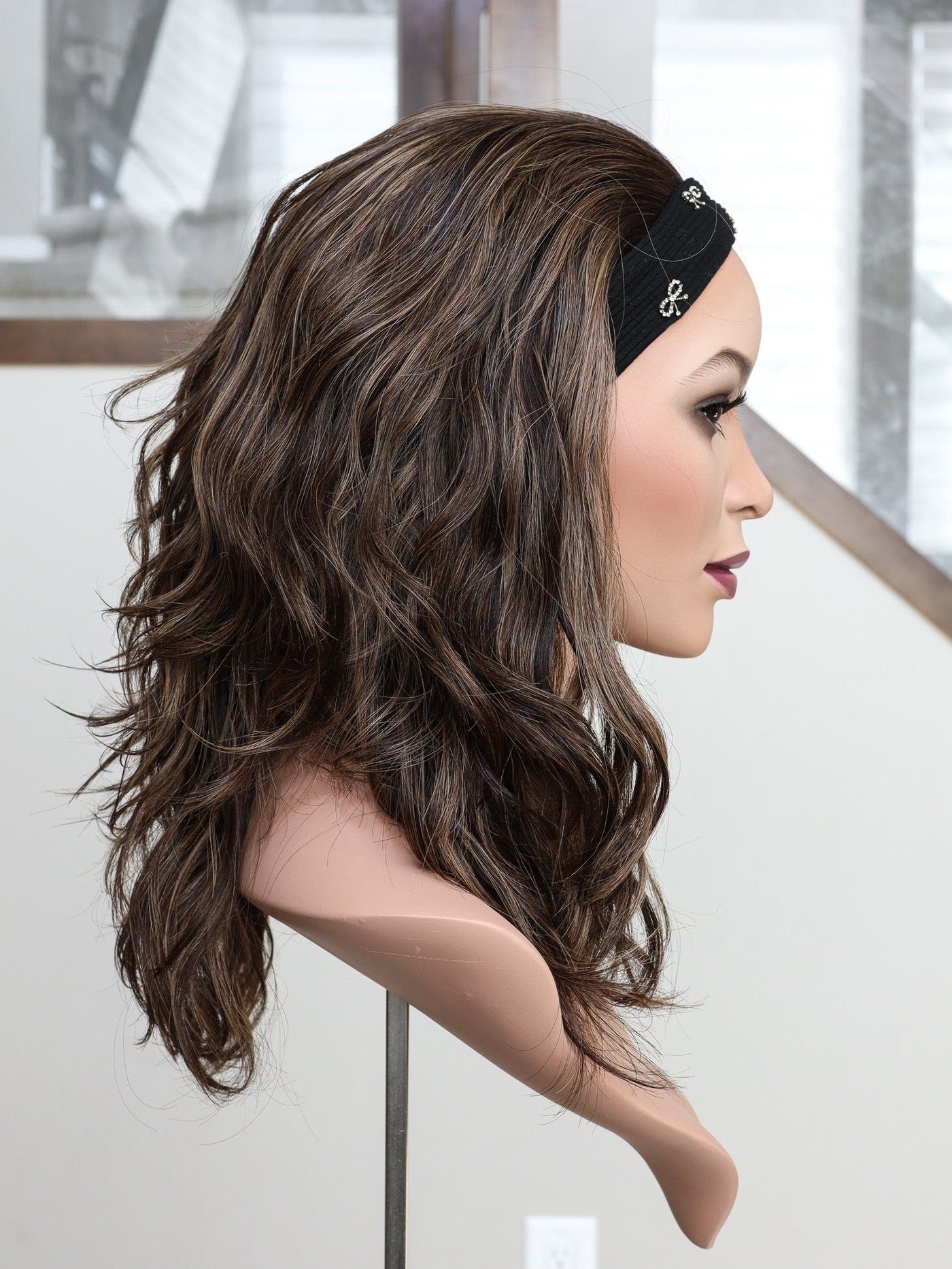 20" Jennifer Wavy Bandfall Active Wig (M) - Madison Hair Collection