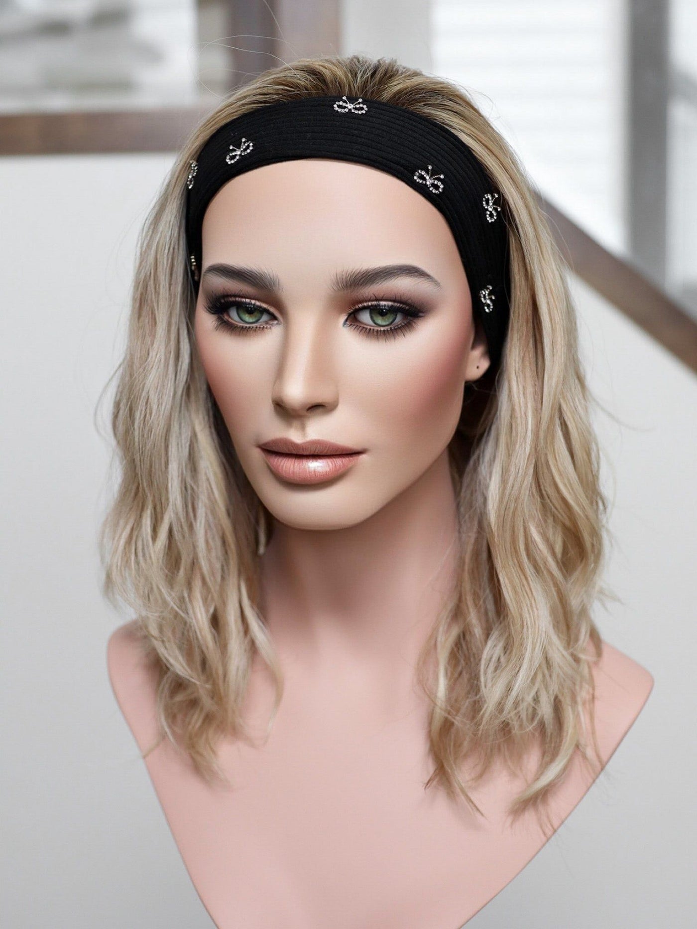 20" Kassidy Wavy Bandfall (L) - Madison Hair Collection