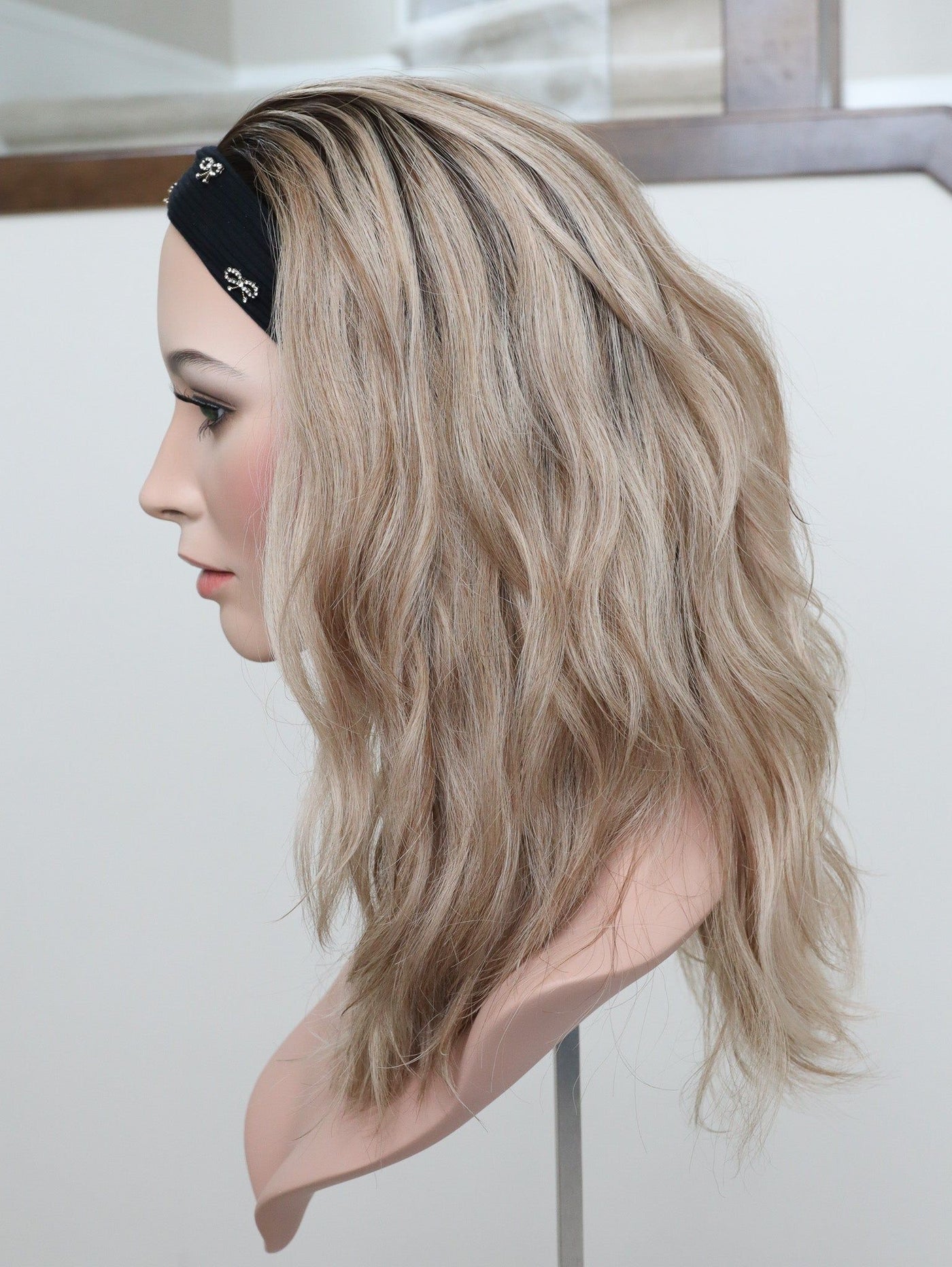 20" Olivia Wavy Bandfall Active Wig (S) - Madison Hair Collection