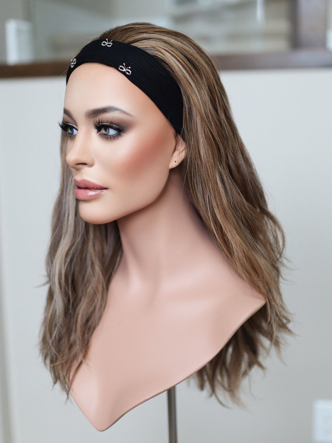 22" Anniston Wavy Bandfall Active Wig (M) - Madison Hair Collection
