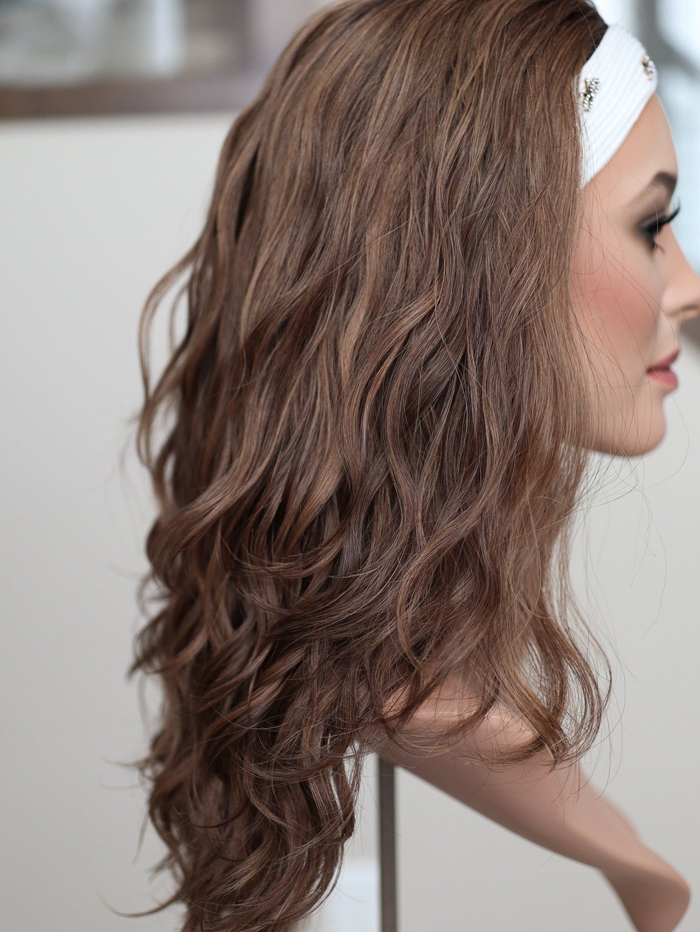 22" Elana Wavy Bandfall Wig (S) - Madison Hair Collection