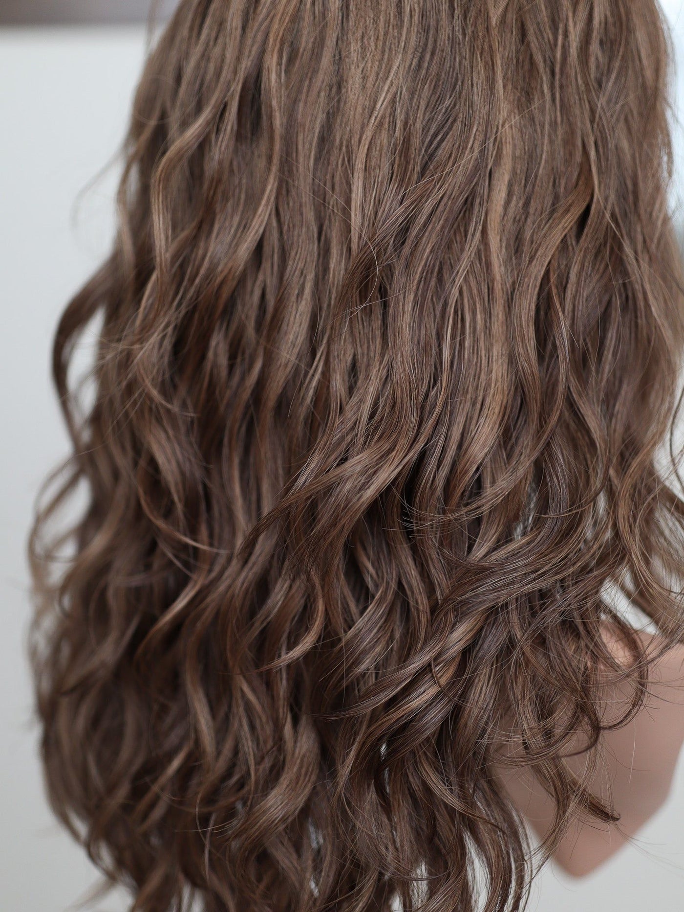 22" Elana Wavy Bandfall Wig (S) - Madison Hair Collection