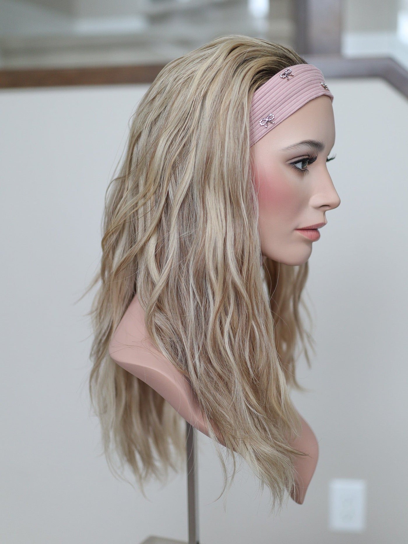 22" Kassidy Wavy Bandfall Active Wig (M) - Madison Hair Collection
