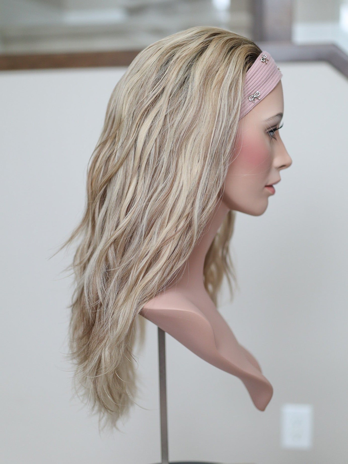 22" Kassidy Wavy Bandfall Active Wig (S) - Madison Hair Collection
