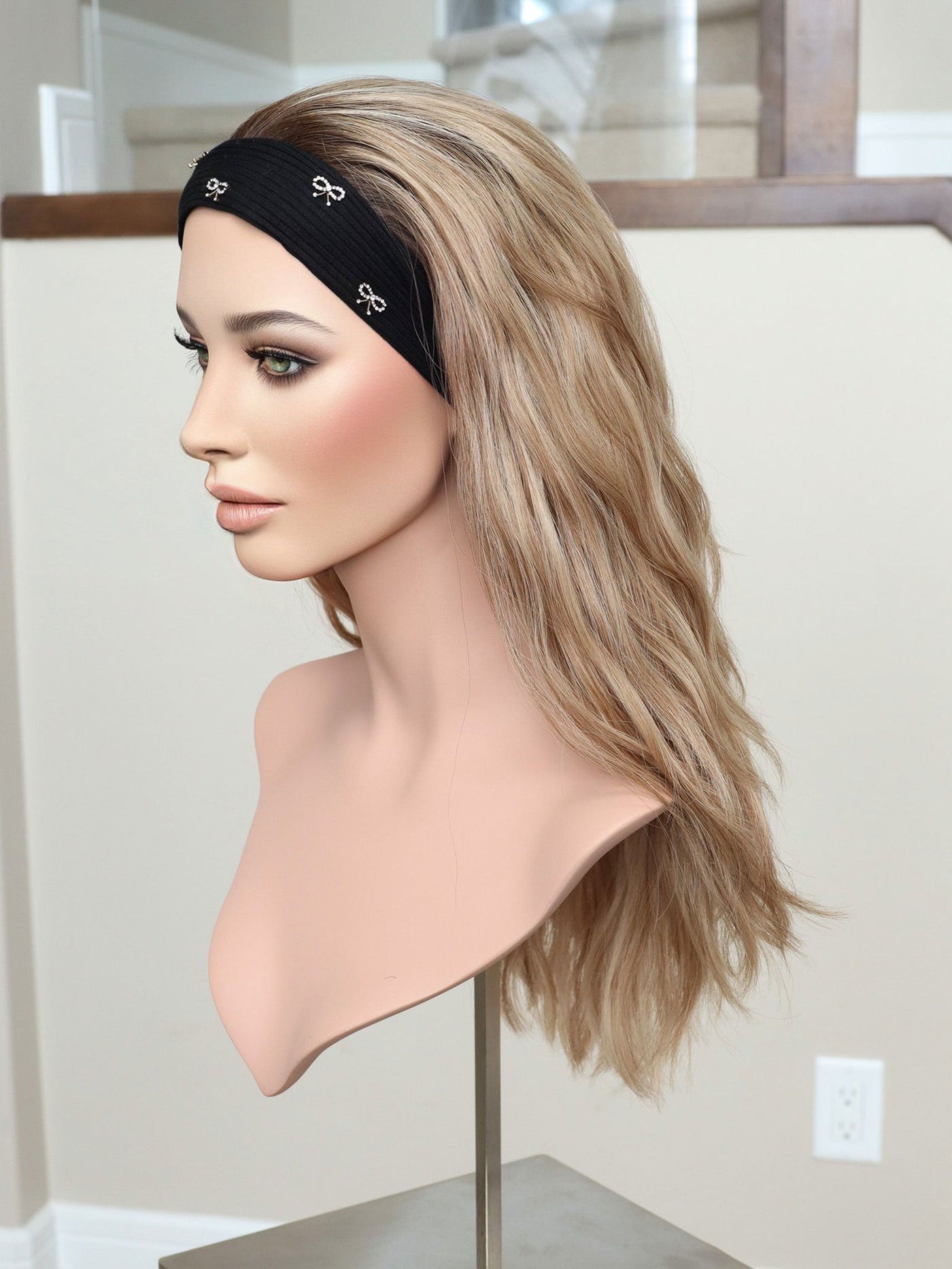 22" Olivia Wavy Bandfall Active Wig (M) - Madison Hair Collection