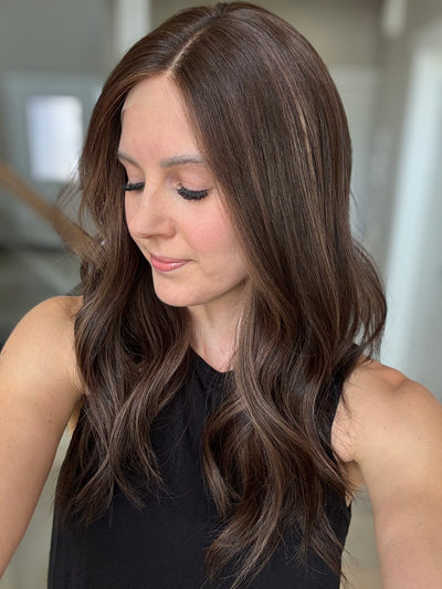 22" Janessa Comfort Cap Lace Top Wig (M)