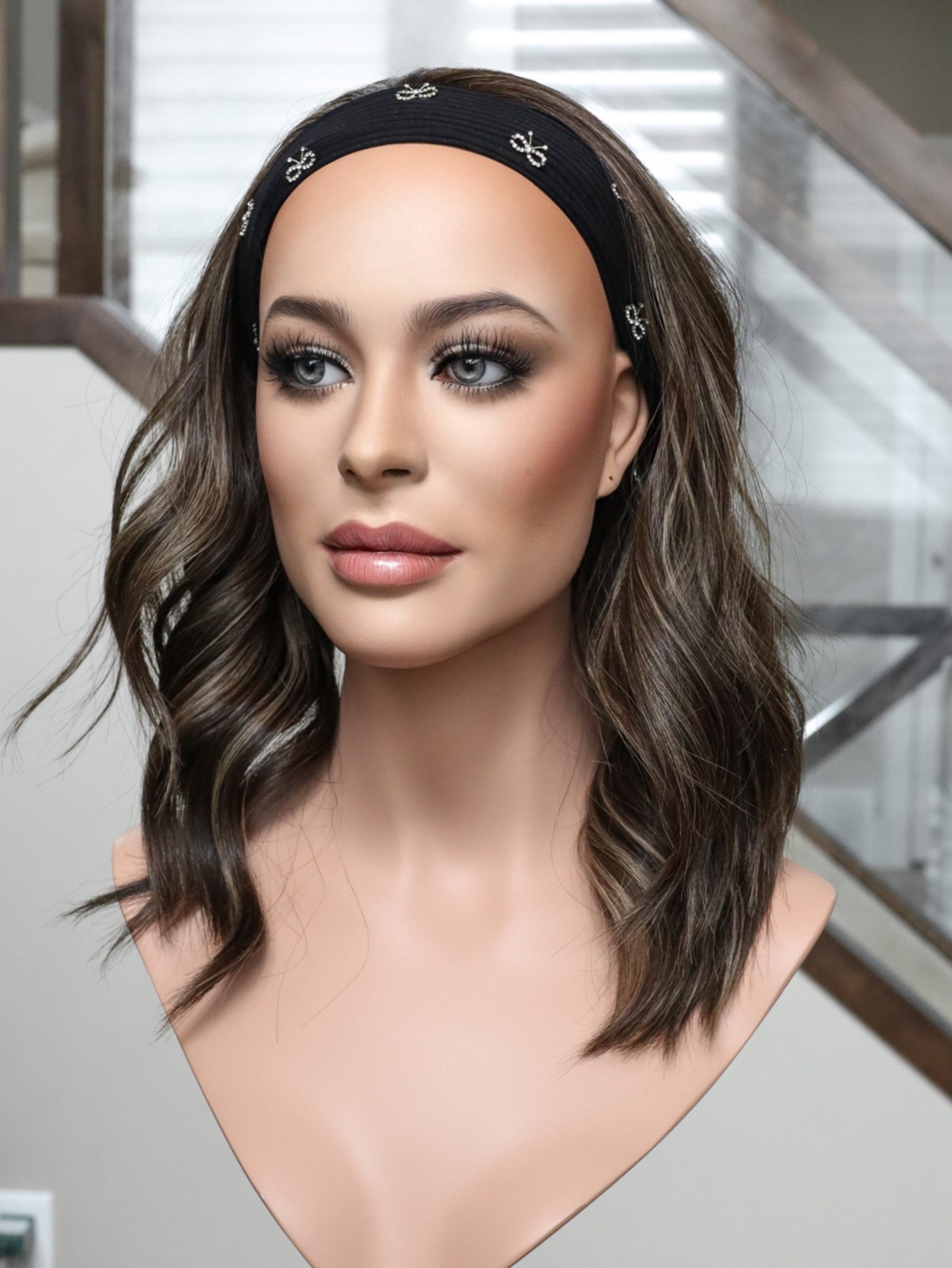 20" Flavia Bandfall Active Wig (M)