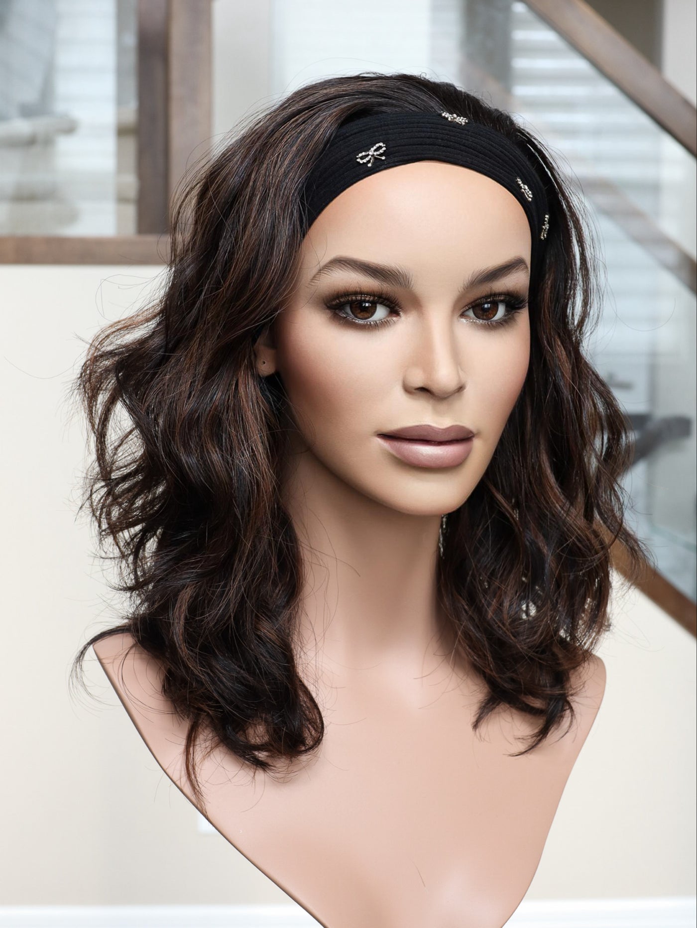 20" Carissa Wavy Bandfall Active Wig (S)