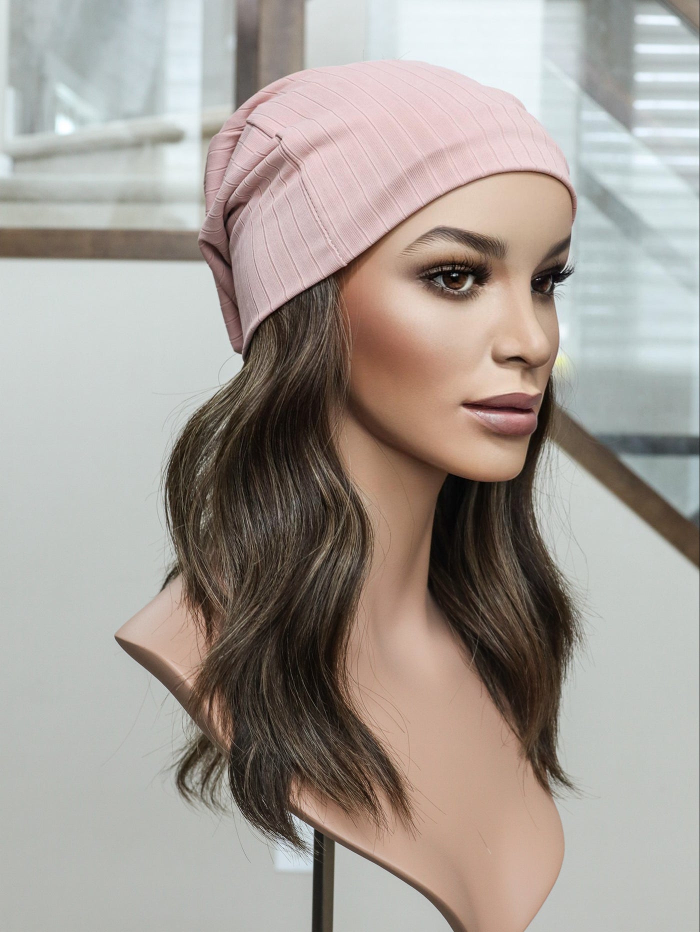 20" Flavia Hat Wig (S)