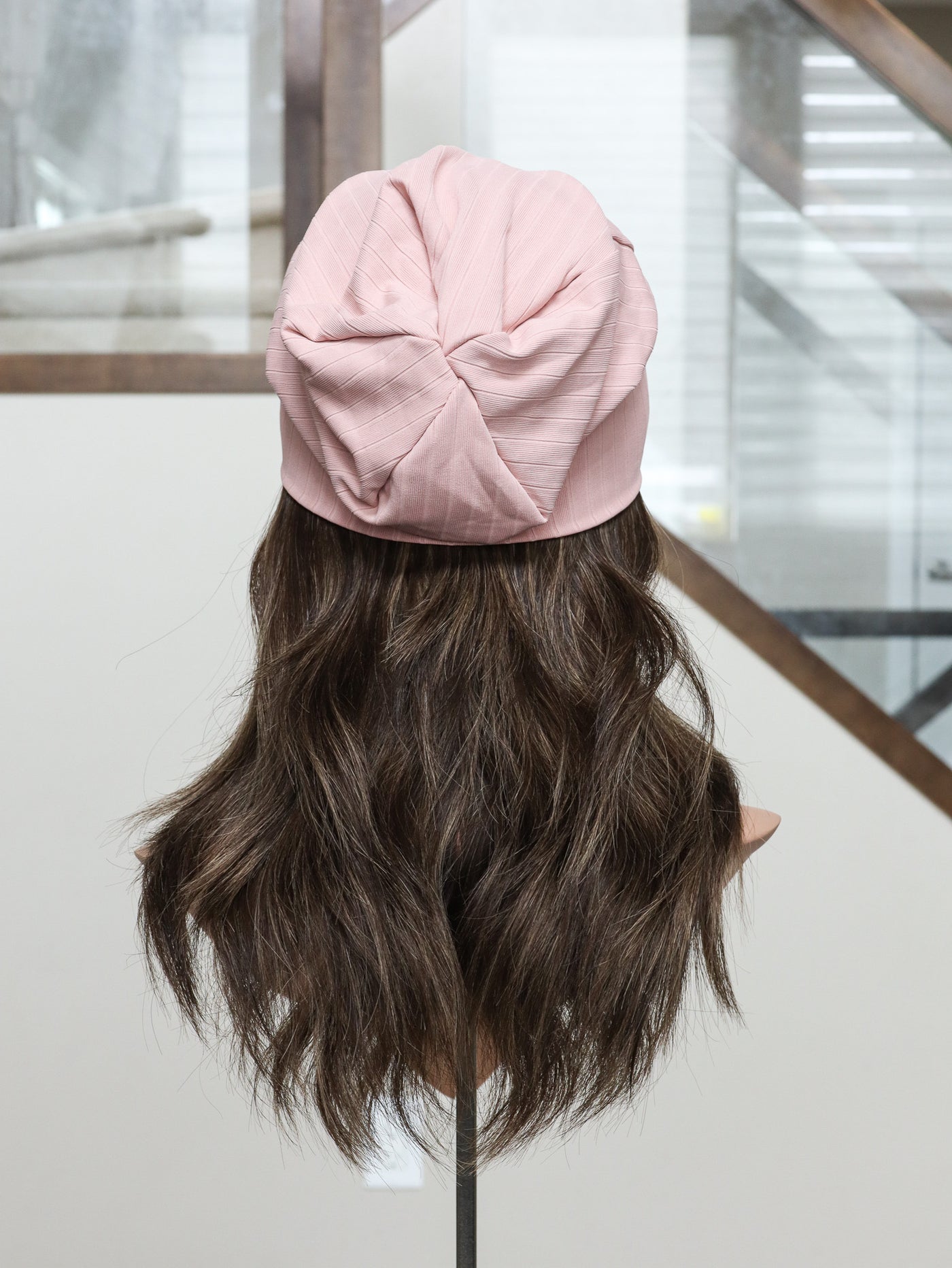 20" Flavia Hat Wig (S)