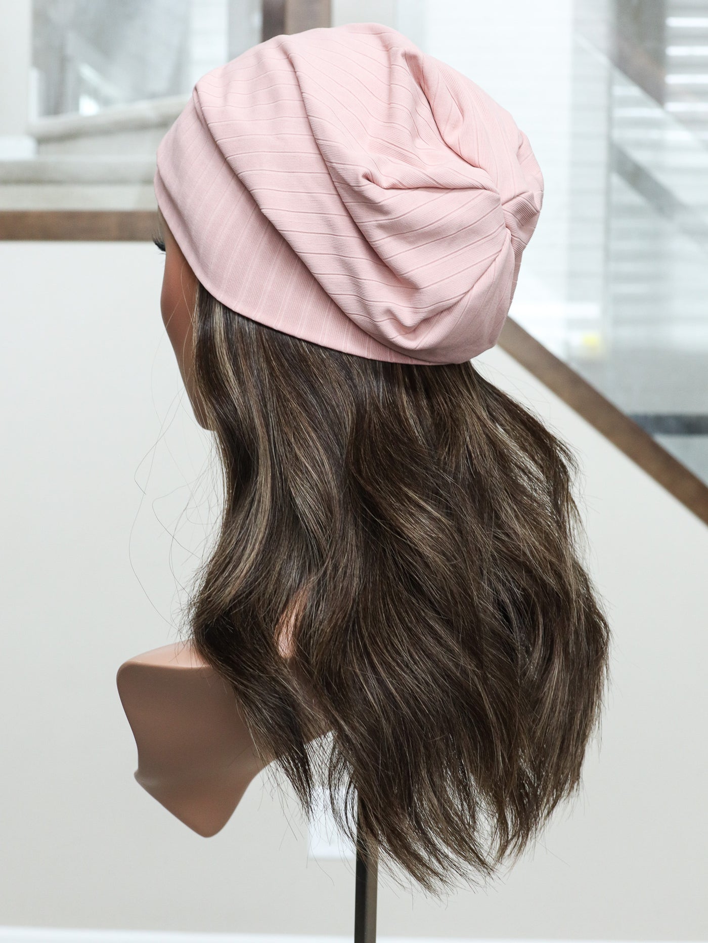 20" Flavia Hat Wig (S)