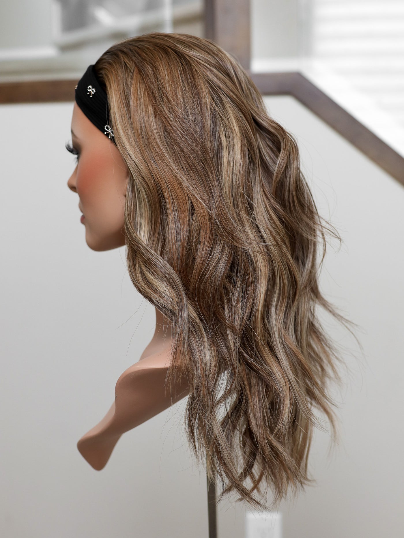 22" Anniston Bandfall Active Wig (M)