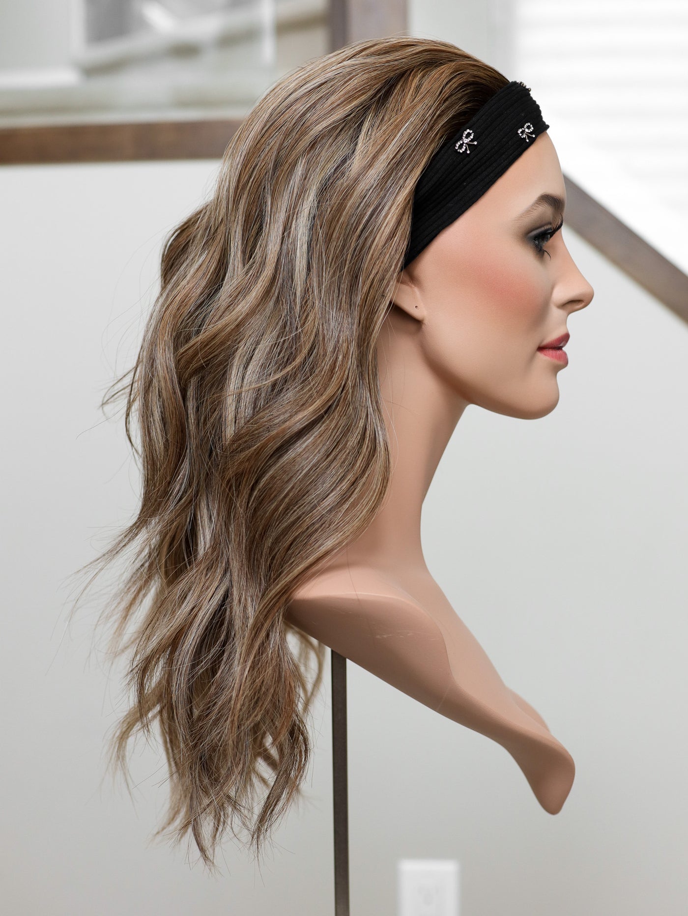 22" Anniston Bandfall Active Wig (M)